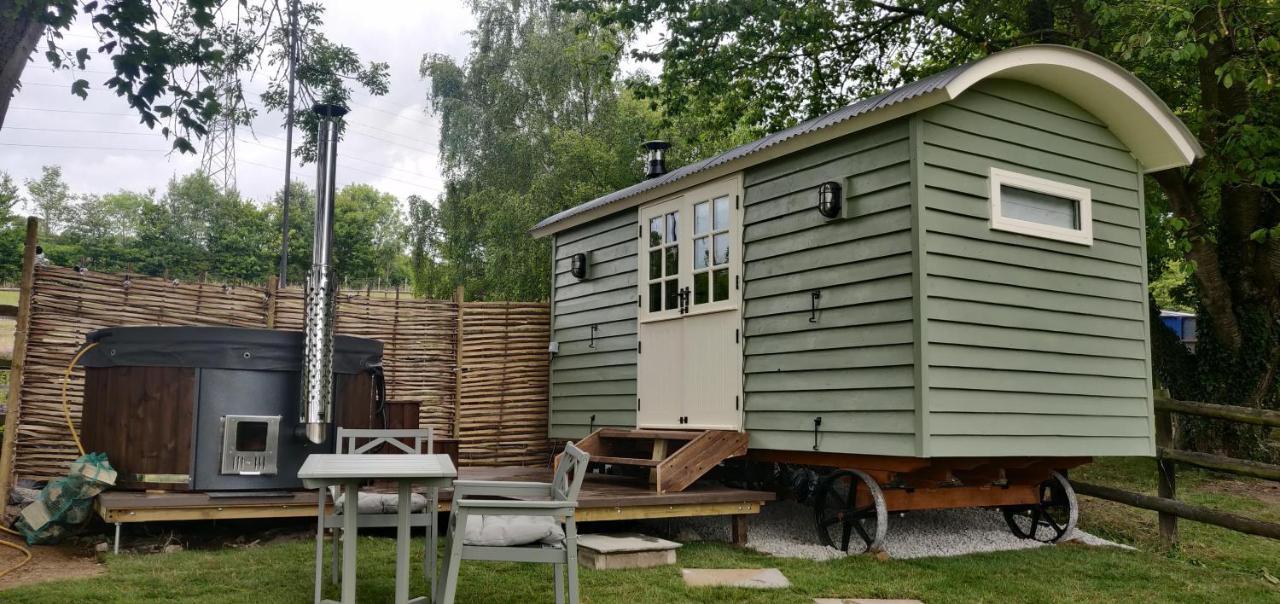 Romantic Shepherds Hut With Stunning Sunsets Hollingbourne Exterior photo